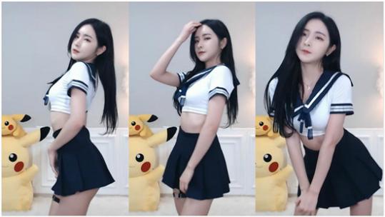 С��èֱ�����ص�ַ��ά�룺������ҹ�����Ľ��ֱ��APP��