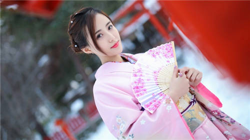 �Ϻ�ֱ��app�����ƽ�棺��һ��ǳ��𱬵�������Ůֱ��ƽ̨��